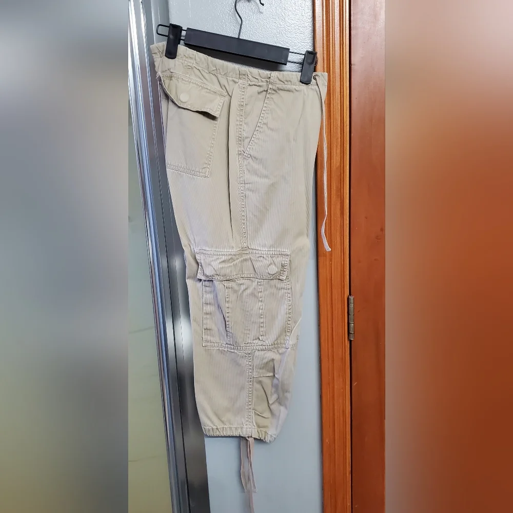 Capris - Picture 2 of 3